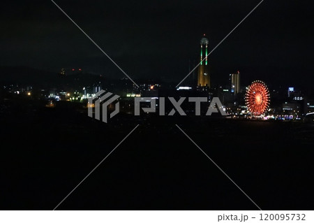 （福岡県北九州市・夜景）　下関の観覧車 120095732