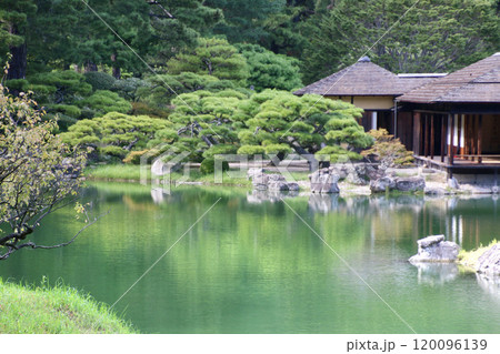 国の特別名勝・栗林公園(香川県・高松市) 国の特別名勝・栗林公園(香川県・高松市) 120096139