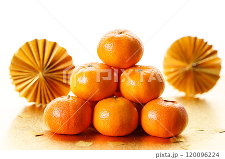 Tangerine oranges on golden background for celebration Lunar New Year Tangerine oranges on golden background for celebration Lunar New Year 120096224