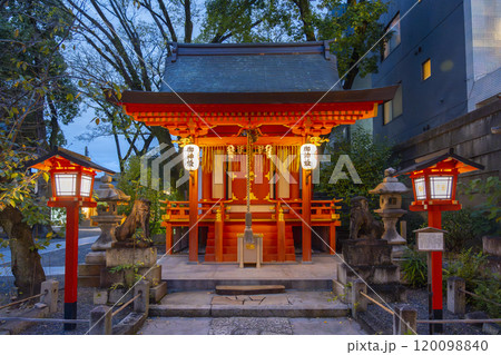 夜の京都　安井金比羅宮　安井天満宮（梅丸天満宮） 120098840