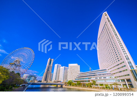 日本の横浜都市景観 女神橋からパシフィコ横浜や横浜ランドマークタワーなどを望む=7日 日本の横浜都市景観 女神橋からパシフィコ横浜や横浜ランドマークタワーなどを望む=7日 120099354