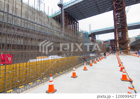 リニア橋本駅の工事現場 リニア橋本駅の工事現場 120099427