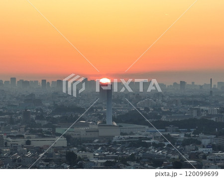 【武蔵野上空から空撮】　東京・都市の日の出　 120099699