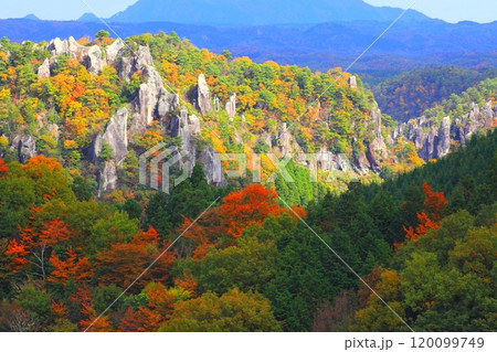 秋の耶馬渓（大分県玖珠町・中津市） 120099749