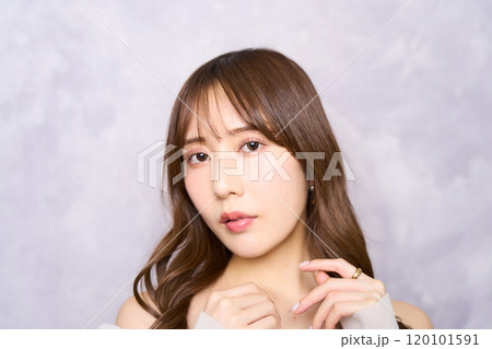 若い日本人女性のファッションポートレート 若い日本人女性のファッションポートレート 120101591