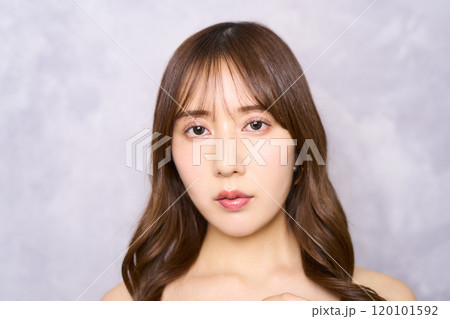 若い日本人女性のファッションポートレート 若い日本人女性のファッションポートレート 120101592