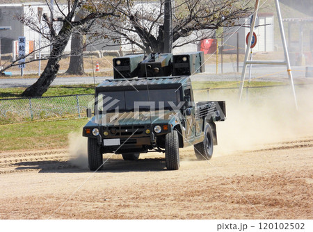 訓練展示に参加する陸上自衛隊 93式近距離地対空誘導弾 120102502