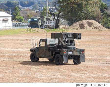 訓練展示に参加する陸上自衛隊 93式近距離地対空誘導弾 120102817