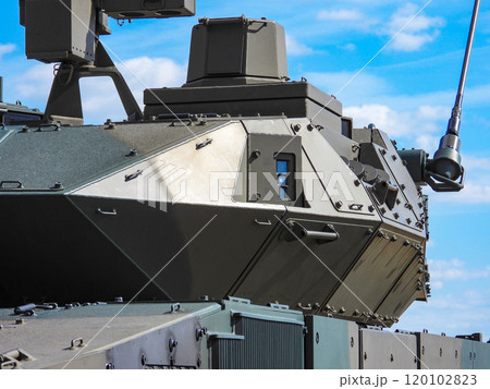 陸上自衛隊 16式機動戦闘車の砲塔部分 120102823