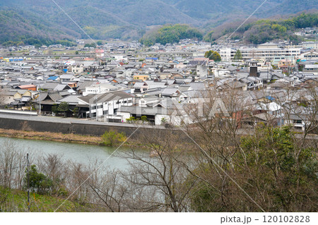 【重要伝統的建造物群保存地区】矢掛宿 嵐山公園から見た春の宿場町7 岡山県小田郡矢掛町 【重要伝統的建造物群保存地区】矢掛宿 嵐山公園から見た春の宿場町7 岡山県小田郡矢掛町 120102828