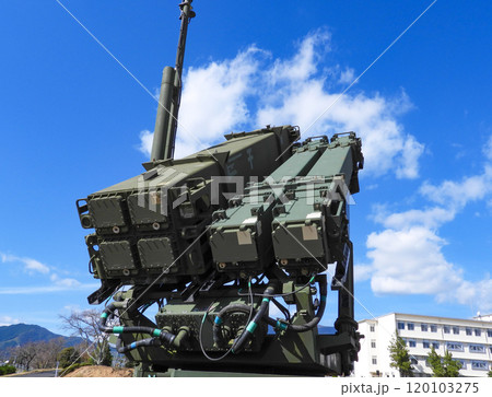 展示される航空自衛隊のパトリオットミサイル PAC-3 120103275