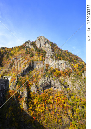 北海道 定山渓 豊平峡ダムの紅葉 120103378
