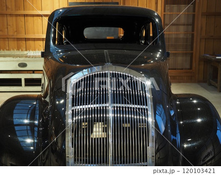 制作途中の自動車 120103421