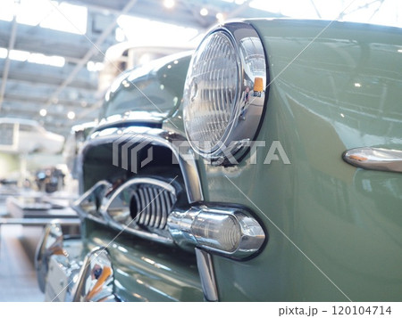 ライムグリーンのクラシックカー 120104714