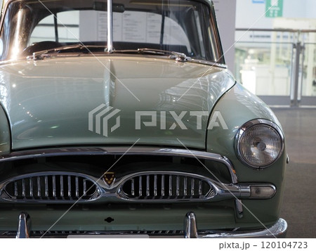 ライムグリーンのクラシックカー 120104723