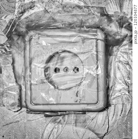 Broken electrical outlet 120104877