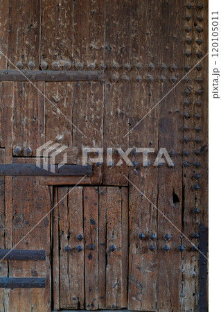 the antique carved front door 120105011