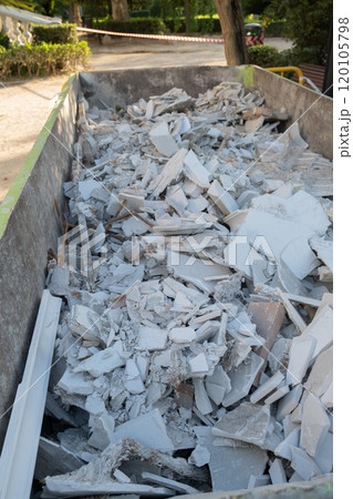 full construction site debris container 120105798