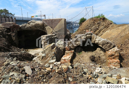 国内最大級のドーム型砲台、淡路島の「門崎砲台」(解体前の見学会) 国内最大級のドーム型砲台、淡路島の「門崎砲台」(解体前の見学会) 120106474