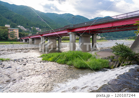 下呂温泉の下呂大橋 120107244
