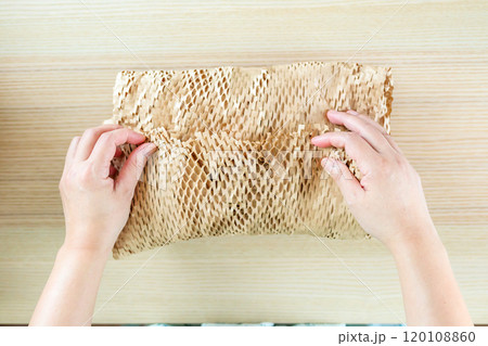 Eco friendly brown paper honeycomb wrap for product packaging parcel carton box 120108860