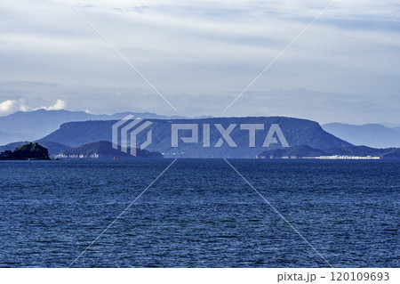 瀬戸内海 屋島 メサ型溶岩台地 香川県土庄町 瀬戸内海 屋島 メサ型溶岩台地 香川県土庄町 120109693