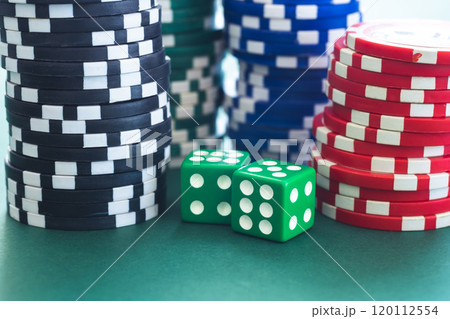 Playing dice and poker chips 120112554