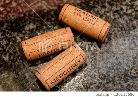 ワインのコルク栓 120113680