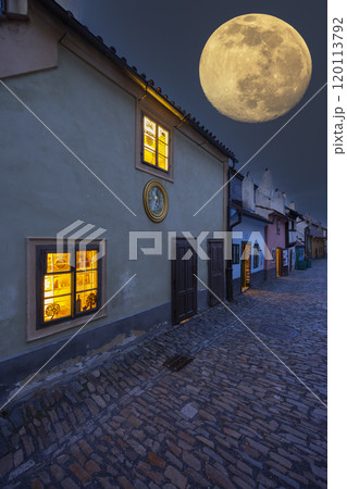 Golden Alley in Prague Castle, long row of small houses, Prague, Czech Republic 120113792