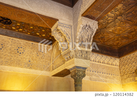Arabic interiors of Nasrid Palace, Alhambra palace comple, Generalife and Albayzin, UNESCO site, Granada, Andalusia, Spain 120114382