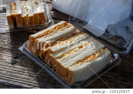 日本のとても美味しいキャンプごはん 日本のとても美味しいキャンプごはん 120120837