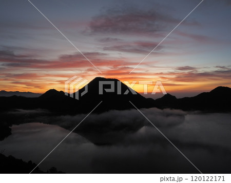 晩秋の榛名山の夜明け11 晩秋の榛名山の夜明け11 120122171