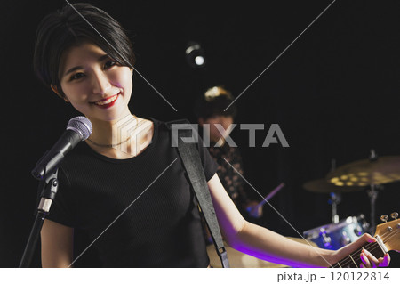 バンド　ライブ 120122814