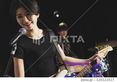 バンド　ライブ 120122817