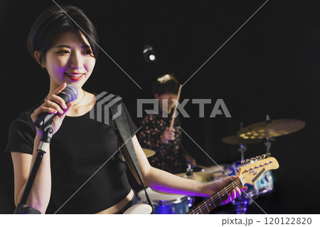 バンド　ライブ 120122820