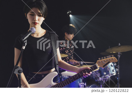 バンド　ライブ 120122822