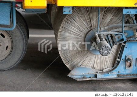 ロードスイーパー（道路維持作業車） 120128143