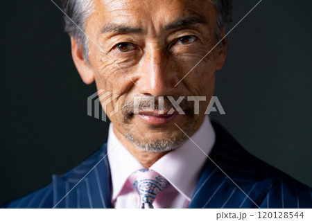 ビジネス シニア男性 クール  ビジネス シニア男性 クール  120128544