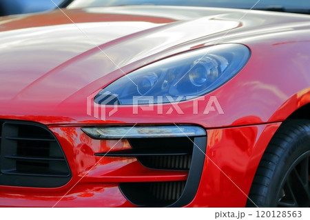 赤いスポーツカー 赤いスポーツカー 120128563