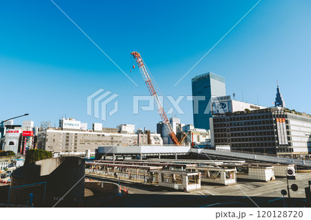 東京都市風景 新宿駅西口の再開発工事 2024.11　a-3 フィルム調 120128720