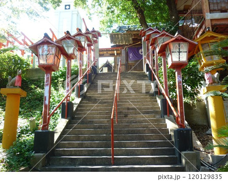 中司孫太郎稲荷神社の参道 120129835