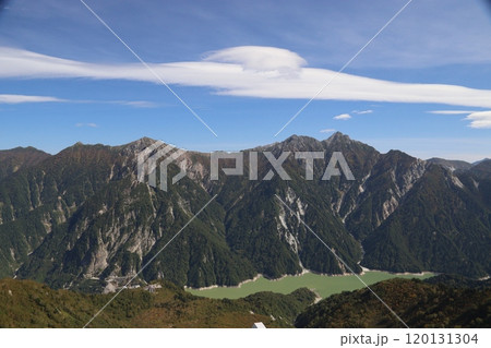 2024年10月の立山連峰と黒部湖 120131304