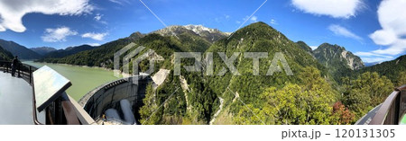2024年10月の黒部ダムと立山連峰 120131305