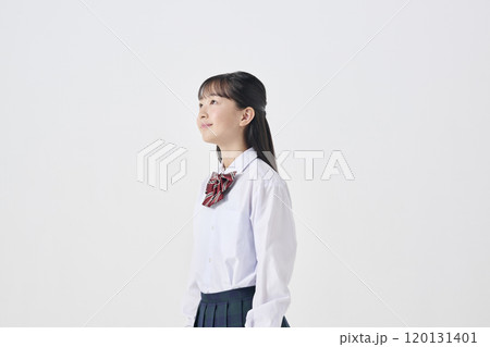 白背景,日本人女子中学生,笑顔 白背景,日本人女子中学生,笑顔 120131401