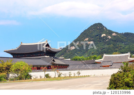 Ancient pavilions of Gyeongbokgung Palace, Seoul, South Korea. Beautiful landscape with Gyeongbokgung Palace complex and Inwangsan Mountain,  Seoul, Republic of Korea 120133996
