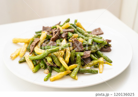Stir Frying Beef with Green String Beans Isolated, Fried French Beans with Meat, Asian Food on White Background 120136025