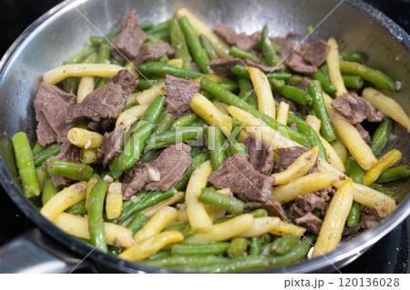 Stir Frying Beef with Green Yellow String Beans Closeup, Fried French Beans Mix with Meat, Asian Food 120136028