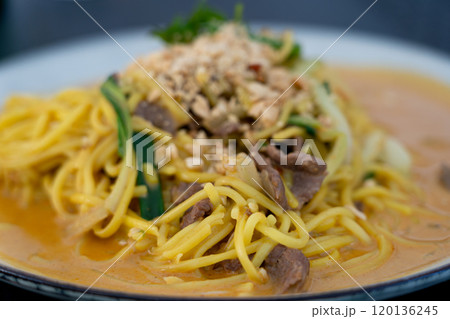 Chiang mai curry noodles, asian spicy egg pasta with meat, curried noodle soup Khao Soi or Khao Sawy, thai?food Chiang mai curry noodles, asian spicy egg pasta with meat, curried noodle soup Khao Soi or Khao Sawy, thai?food 120136245