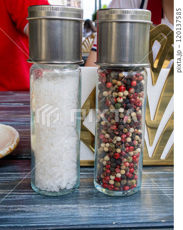 Salt and Pepper Shakers Wooden Table, Salt Container, Spices Jar, Black Pepper Bottle Shakers Salt and Pepper Shakers Wooden Table, Salt Container, Spices Jar, Black Pepper Bottle Shakers 120137585