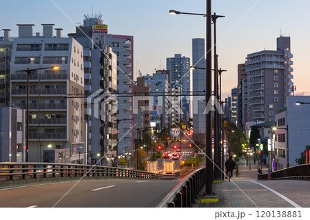 山手通りの夕暮れ 山手通りの夕暮れ 120138881